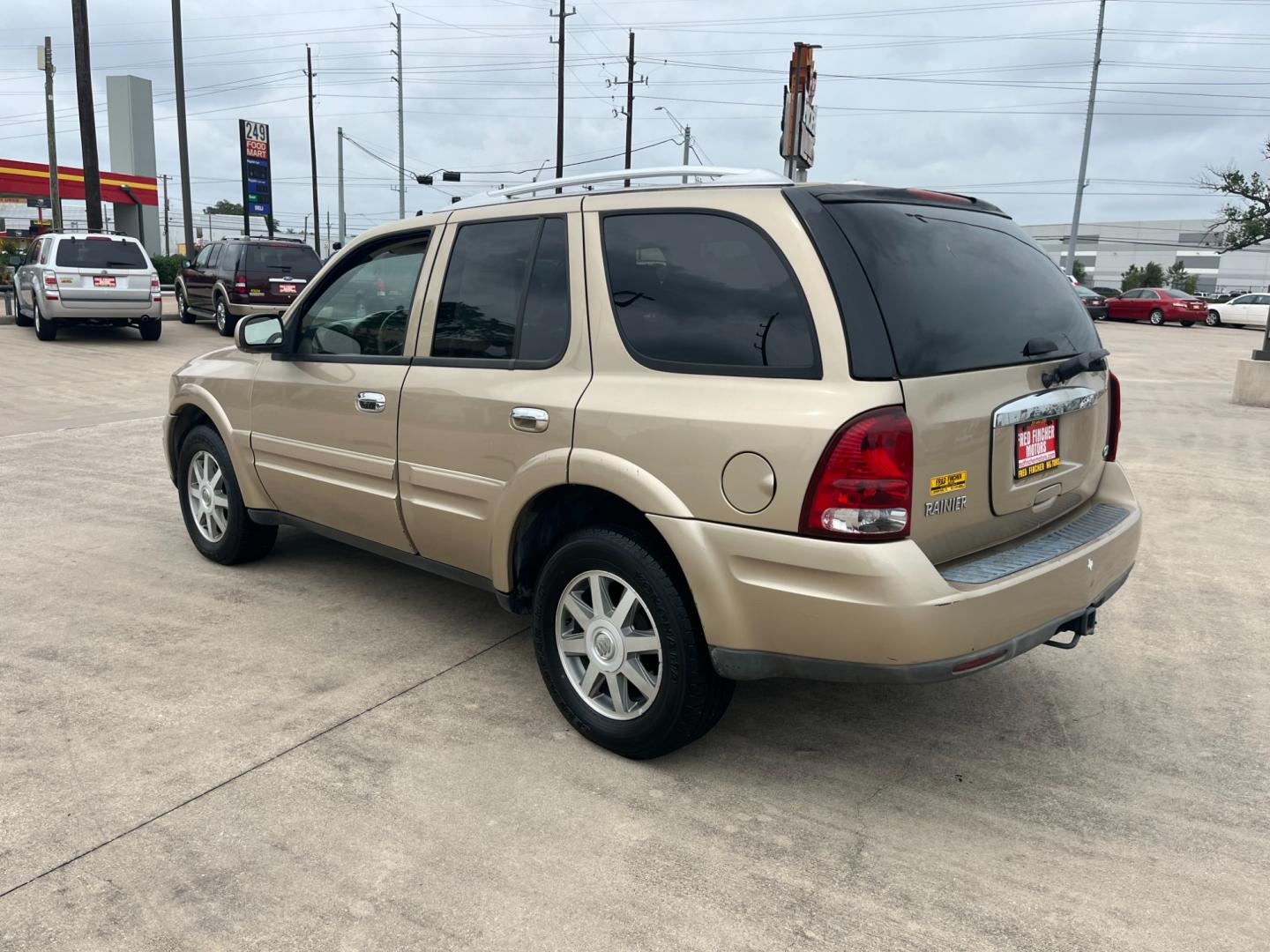 2007 GOLD /TAN Buick Rainier CXL (5GADS13S172) with an 4.2L L6 DOHC 24V engine, 4-Speed Automatic transmission, located at 14700 Tomball Parkway 249, Houston, TX, 77086, (281) 444-2200, 29.928619, -95.504074 - Photo#4